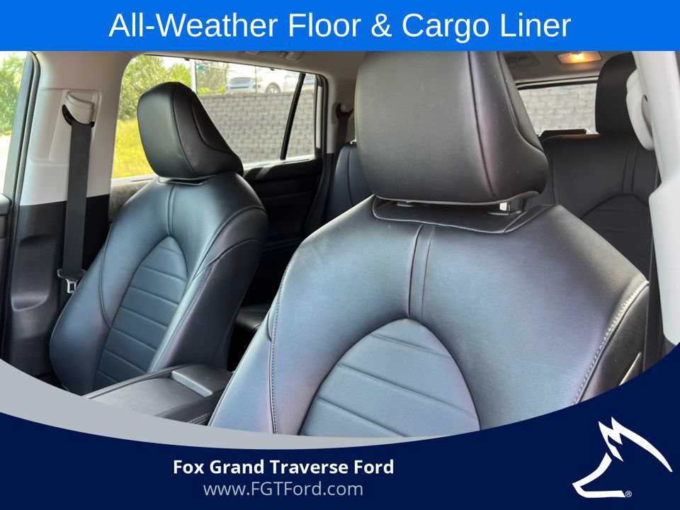 Used 2022 Toyota Highlander XLE AWD/4WD image 14