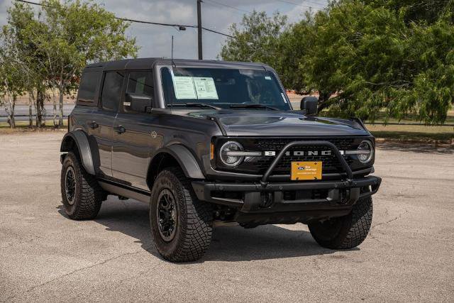 Certified 2024 Ford Bronco Wildtrak AWD/4WD image 2