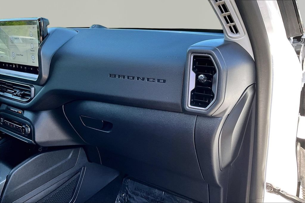 Certified 2025 Ford Bronco Sport Outer Banks w/ Outer Banks Tech Package+ AWD/4WD image 17