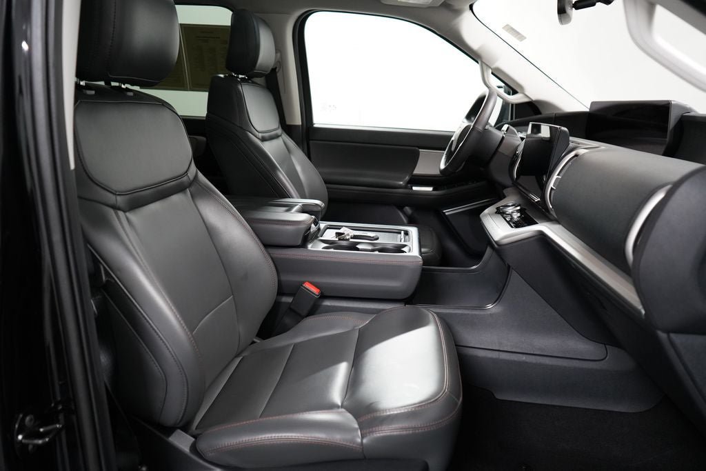 Certified 2025 Ford Expedition Active AWD/4WD image 24