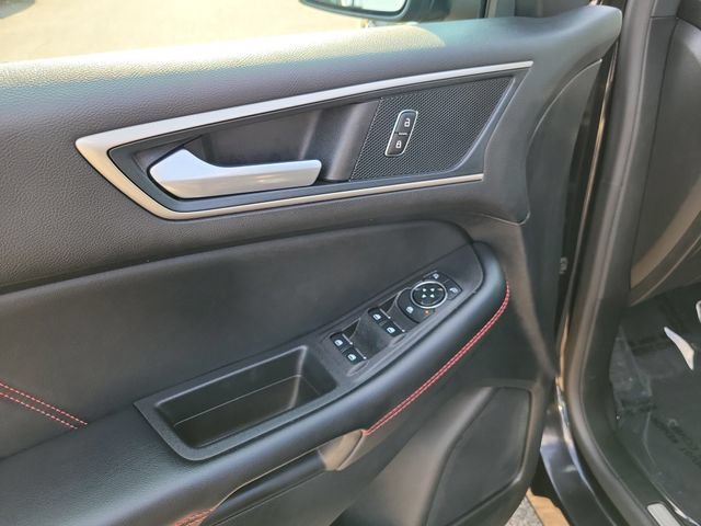 Certified 2024 Ford Edge ST-Line AWD/4WD image 18