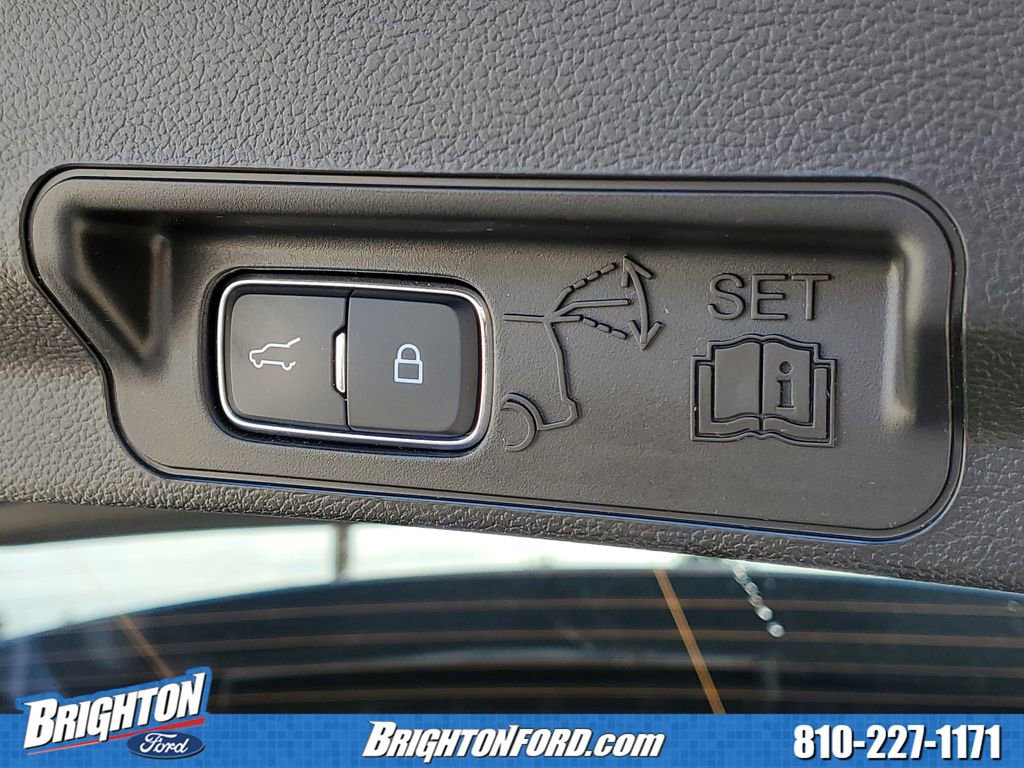 Certified 2023 Ford Explorer XLT image 9