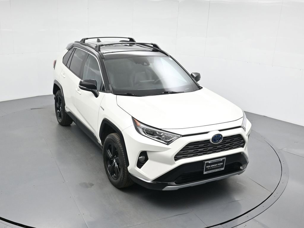Used 2020 Toyota RAV4 XSE image 4