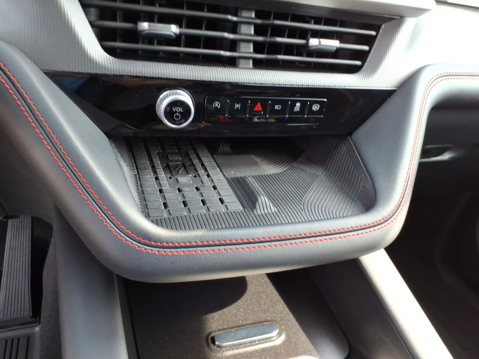 Certified 2025 Ford Explorer ST AWD/4WD image 21