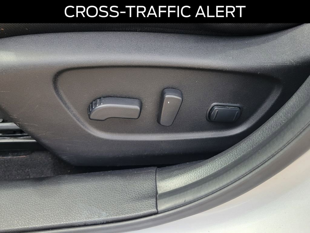 Used 2017 Nissan Rogue SV FWD image 16