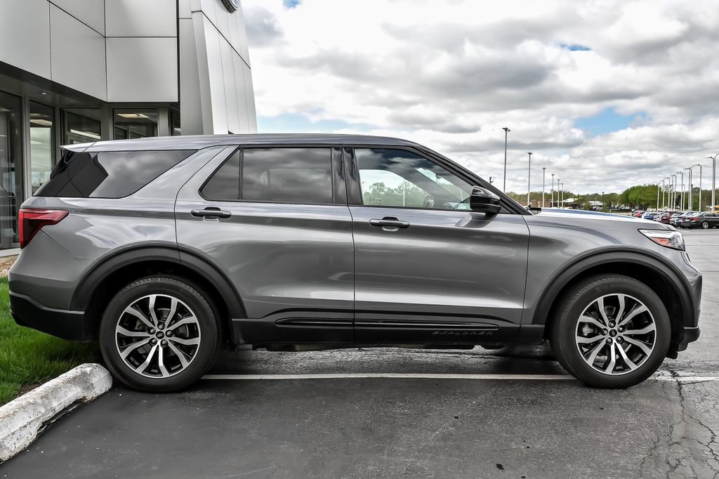 Certified 2022 Ford Explorer ST AWD/4WD image 11