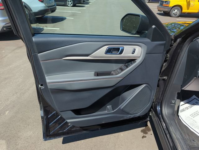 Certified 2025 Ford Explorer Active AWD/4WD image 10