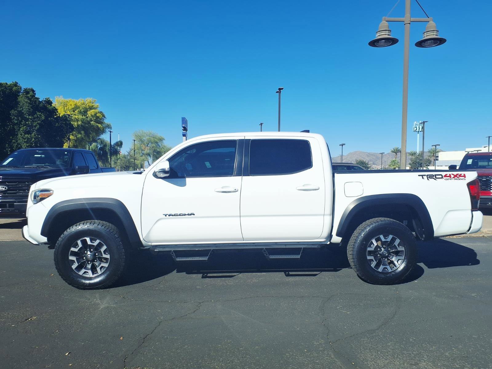 Used 2019 Toyota Tacoma TRD Off-Road image 6