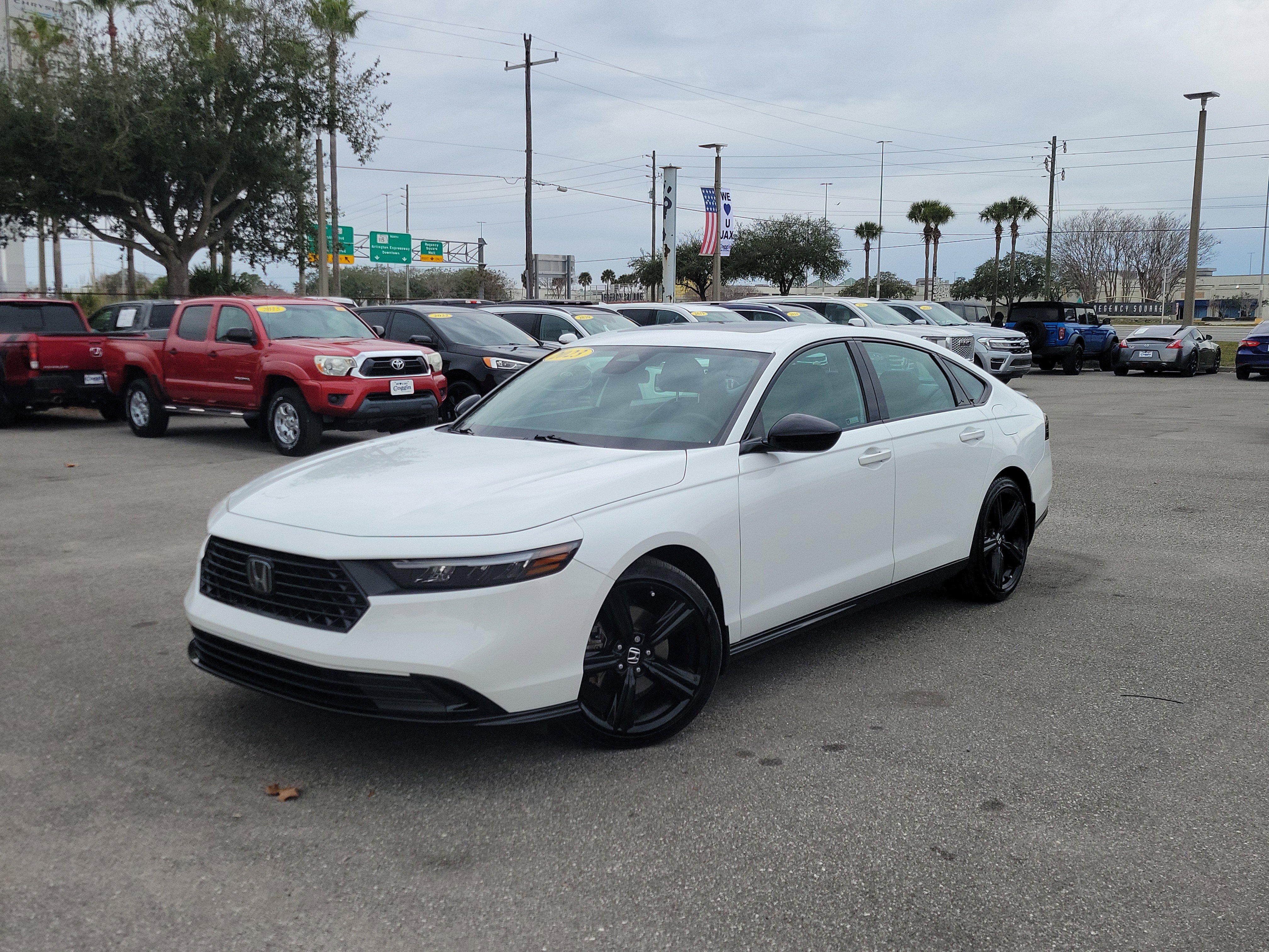 Used 2023 Honda Accord Sport image 1