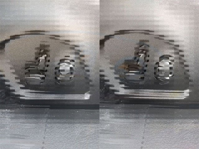 Used 2023 Jeep Compass Limited image 13