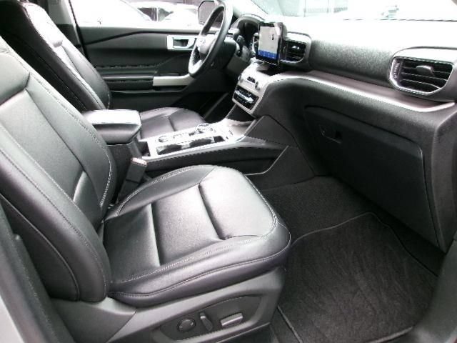 Certified 2023 Ford Explorer XLT w/ Equipment Group 202A AWD/4WD image 4