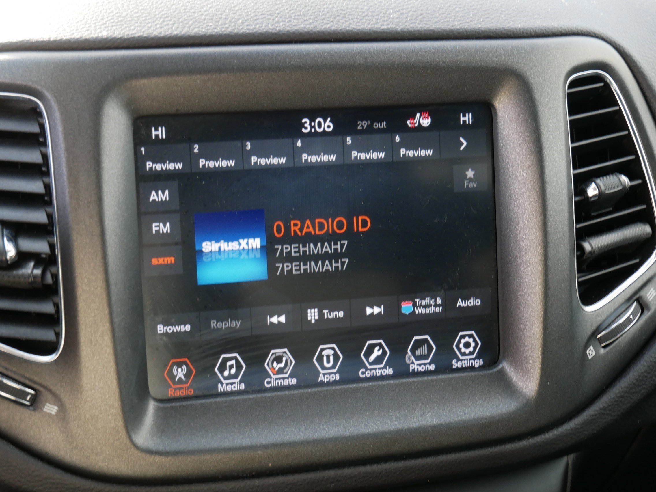 Used 2018 Jeep Compass Trailhawk w/ Cold Weather Group image 22