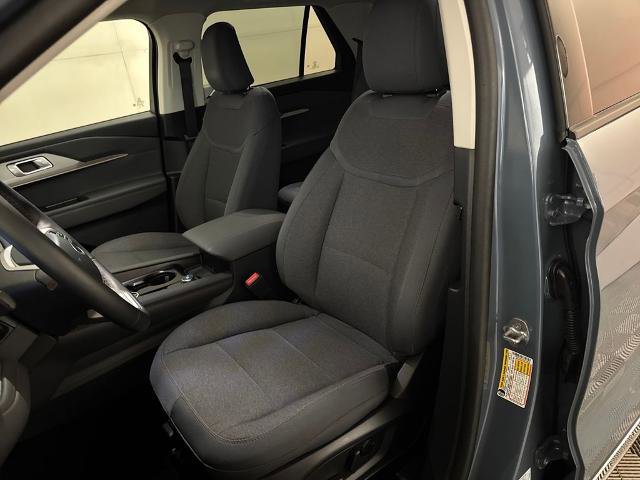 Certified 2025 Ford Explorer Active image 17