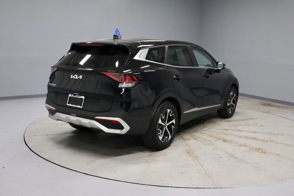 Used 2025 Kia Sportage EX FWD image 5