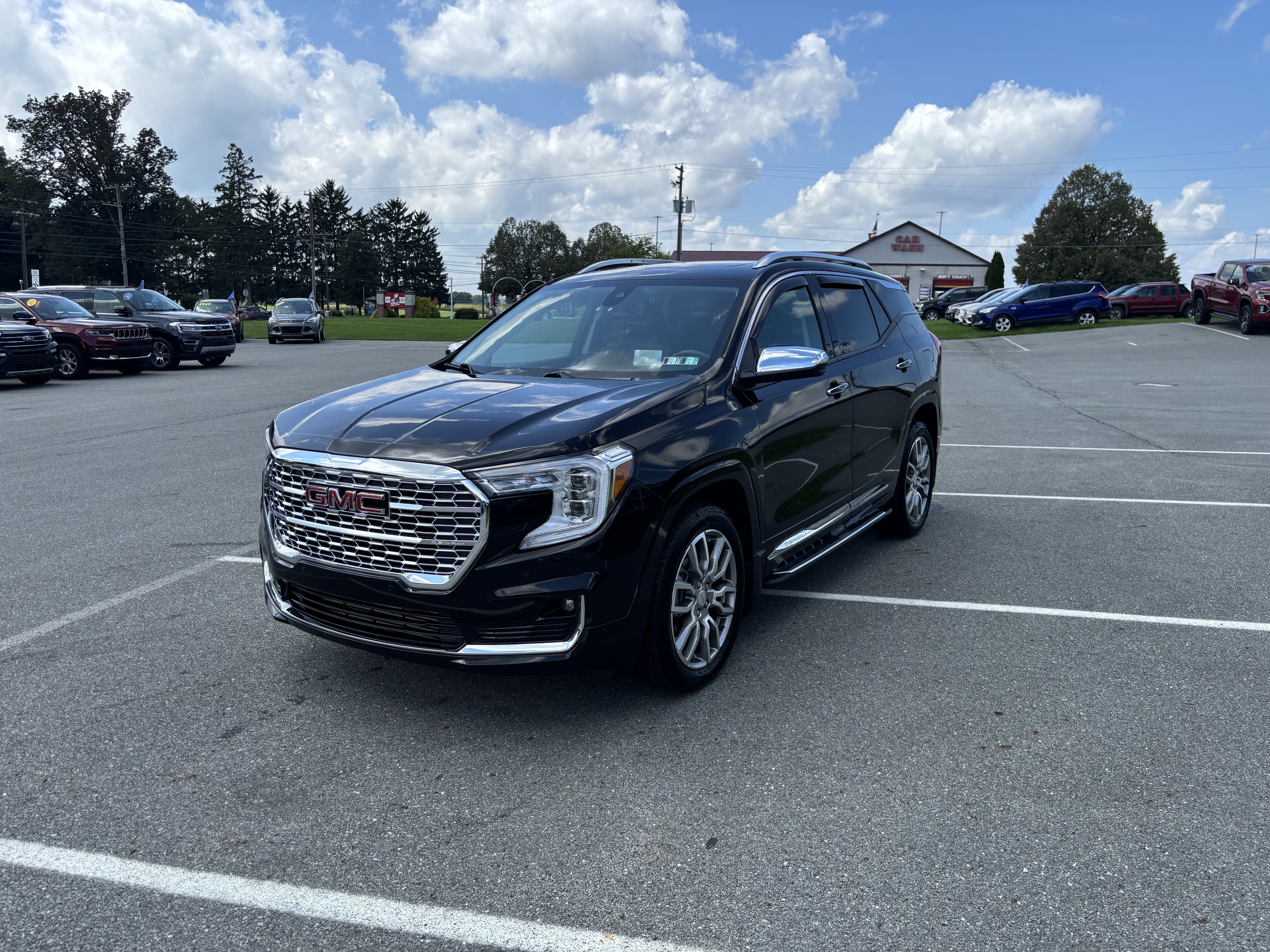 Used 2022 GMC Terrain Denali w/ LPO, 'HIT The Road' Package AWD/4WD image 3