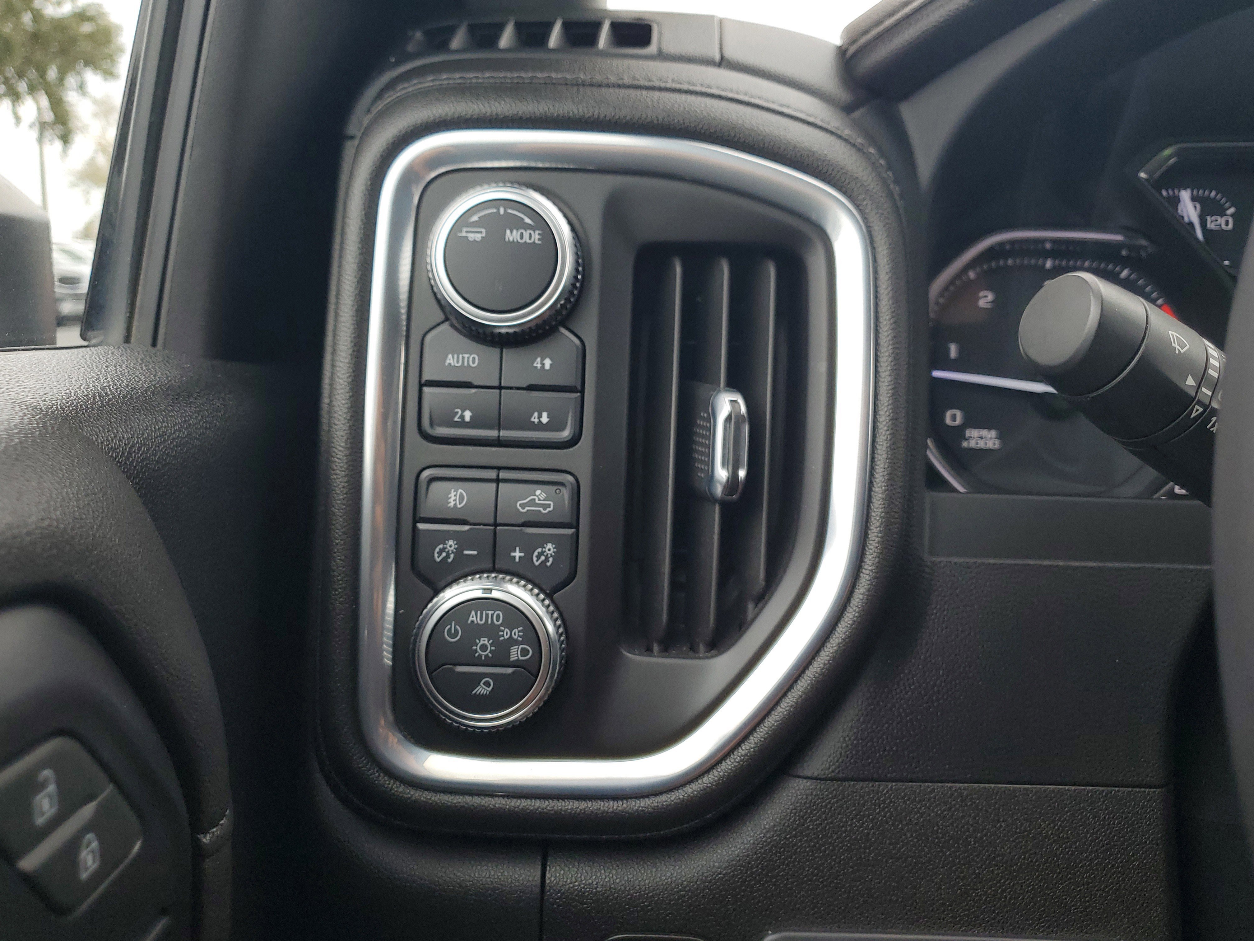 Used 2022 GMC Sierra 2500 SLT image 28