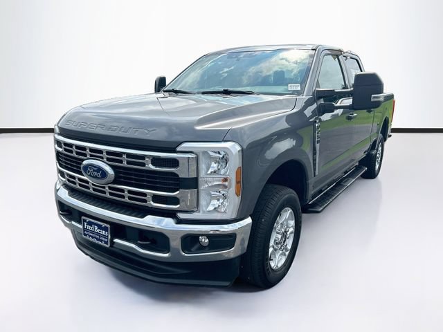 Certified 2025 Ford F250 XLT AWD/4WD image 3