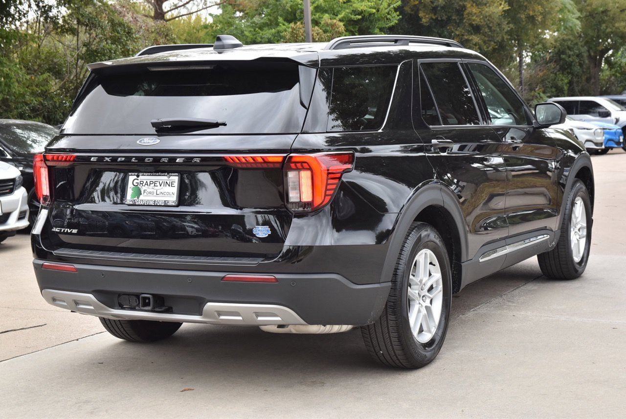 Certified 2025 Ford Explorer Active w/ Active Comfort Package RWD image 8