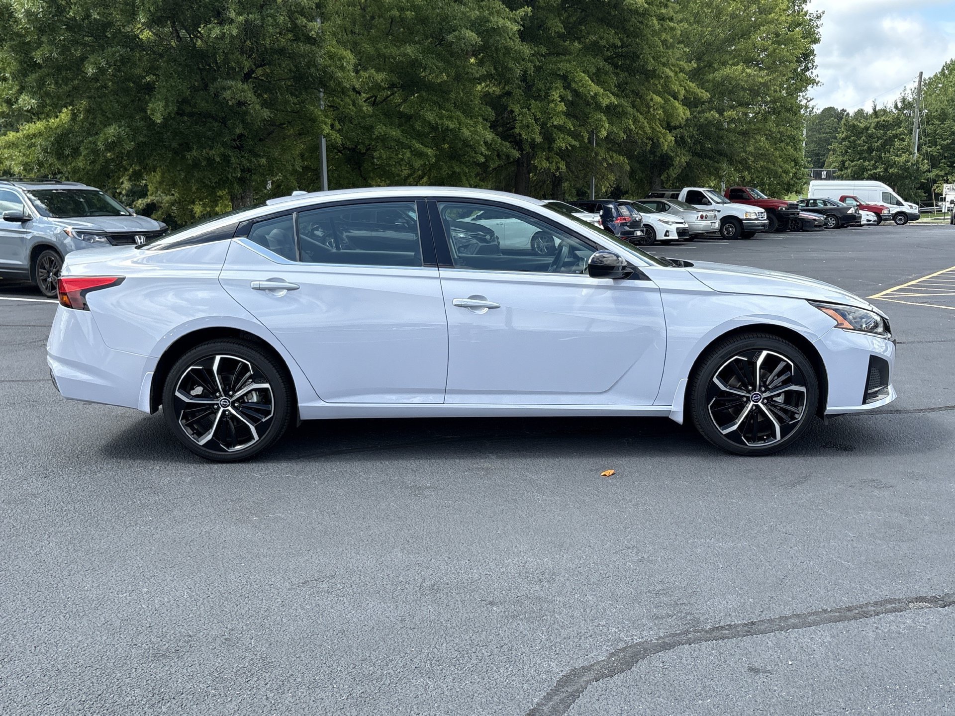 Used 2025 Nissan Altima 2.5 SR AWD/4WD image 24