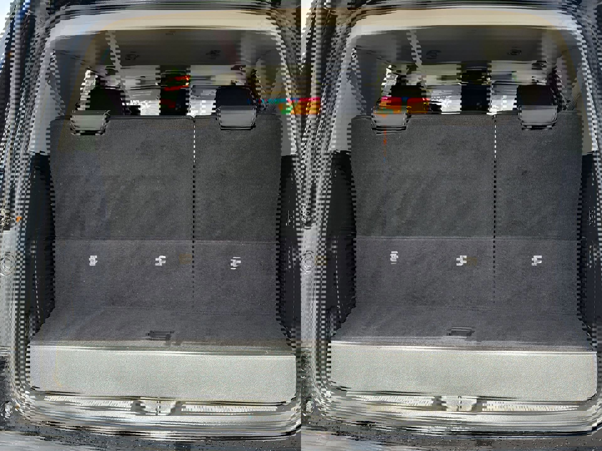 Used 2017 GMC Yukon Denali w/ Enhanced Security Package image 25