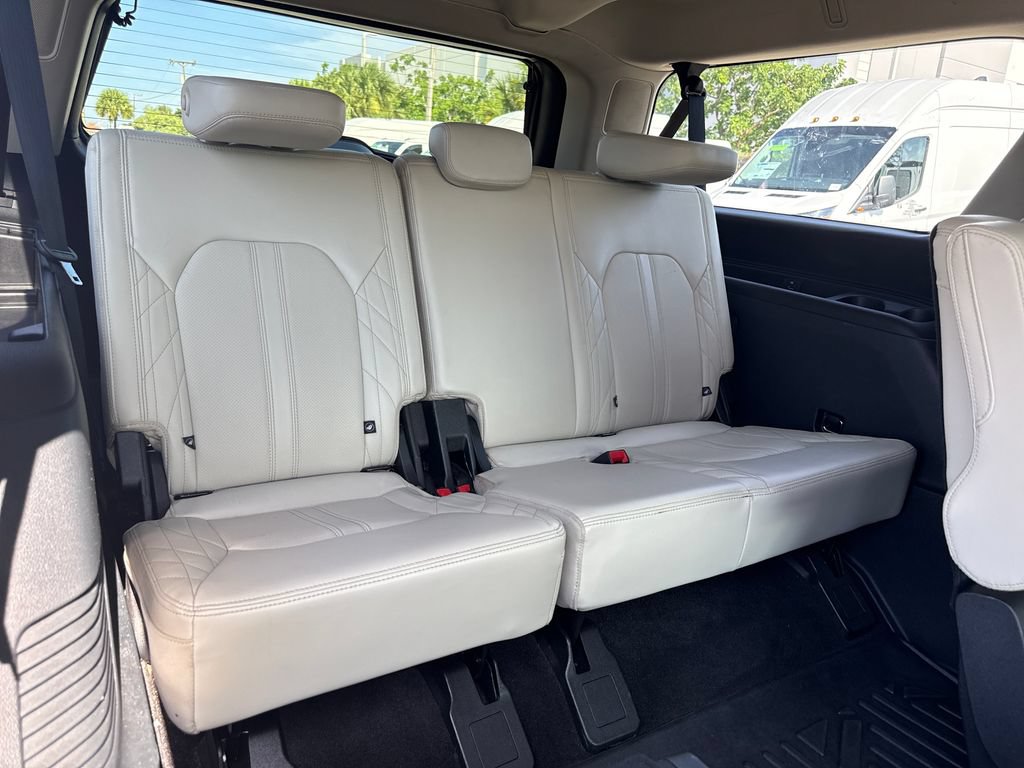 Certified 2021 Ford Expedition Max Platinum RWD image 30