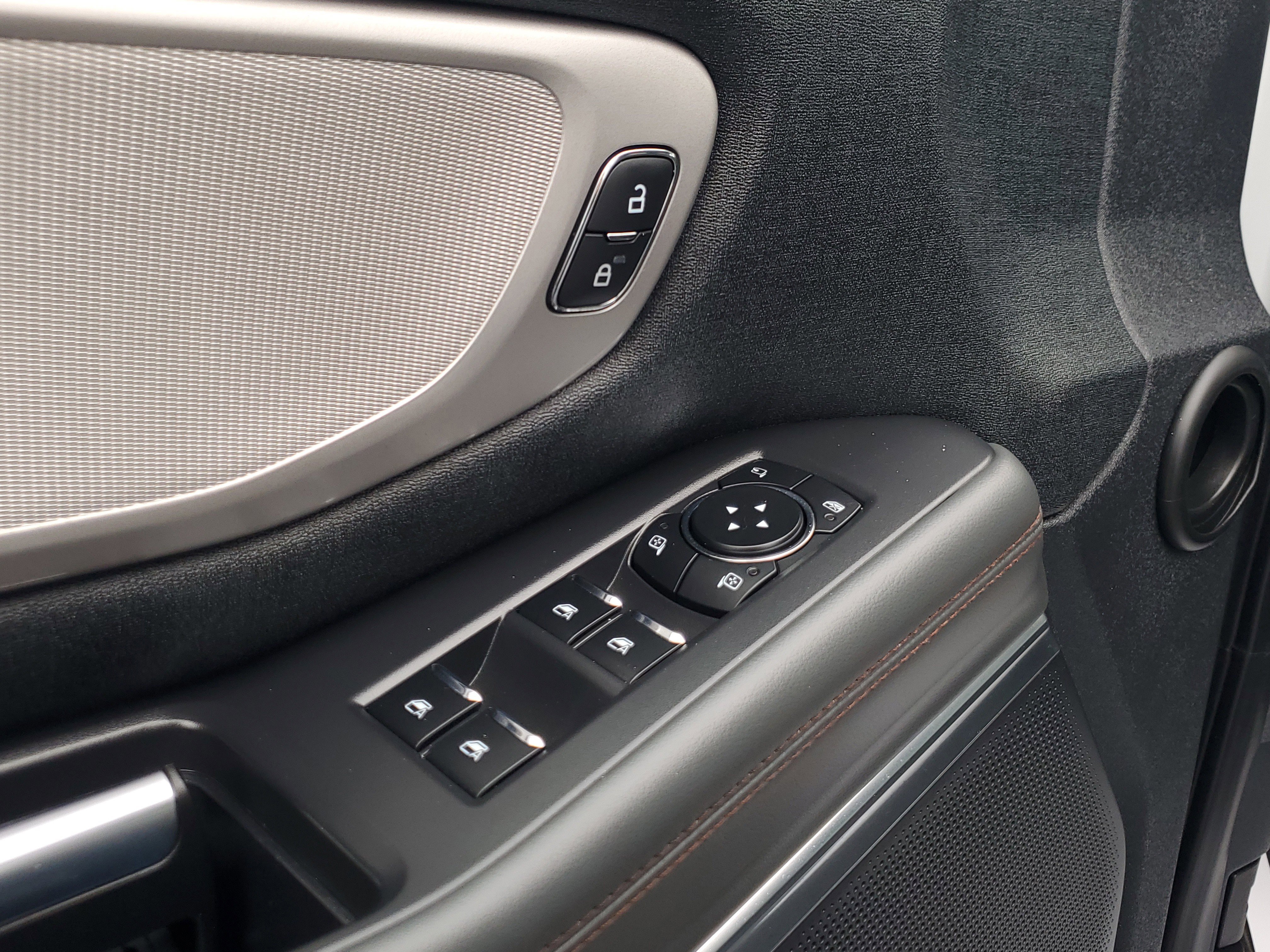 Certified 2025 Ford Expedition Active image 21