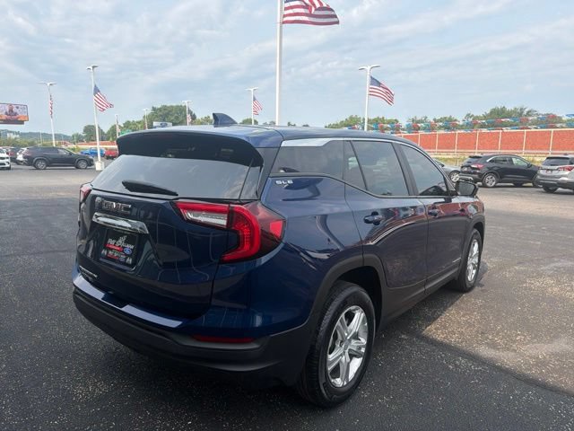 Used 2022 GMC Terrain SLE FWD image 3