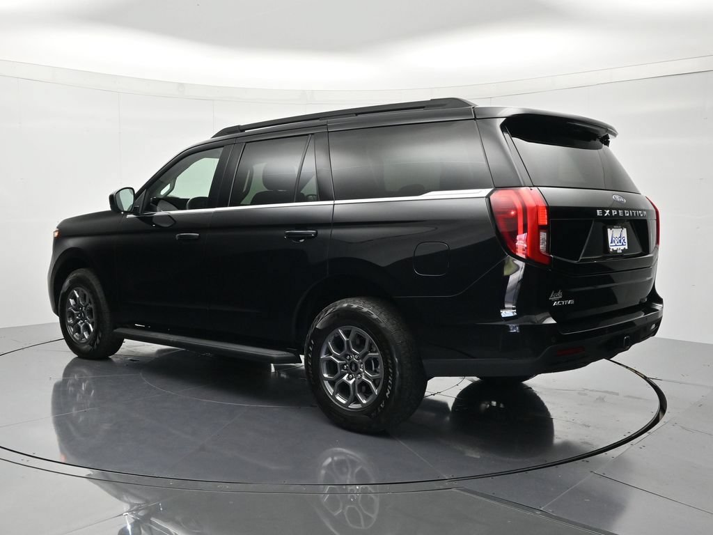 Certified 2025 Ford Expedition Active AWD/4WD image 7