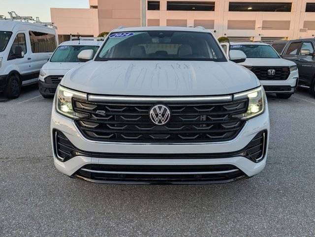 Used 2024 Volkswagen Atlas Cross Sport SEL R-Line AWD/4WD image 5