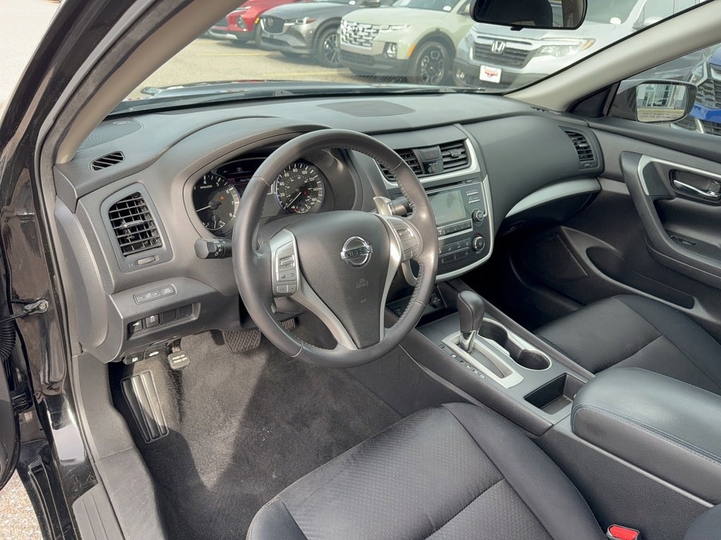 Used 2017 Nissan Altima 2.5 SR w/ Midnight Edition Package image 11