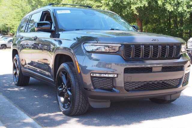Used 2024 Jeep Grand Cherokee L Limited w/ Black Appearance Package AWD/4WD image 1