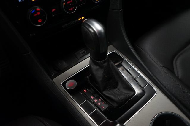 Used 2021 Volkswagen Passat 2.0T R-Line image 25