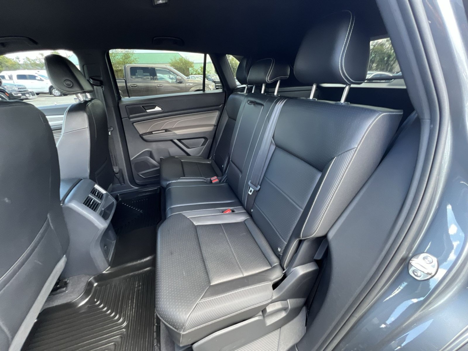 Used 2022 Volkswagen Atlas Cross Sport SE AWD/4WD image 31