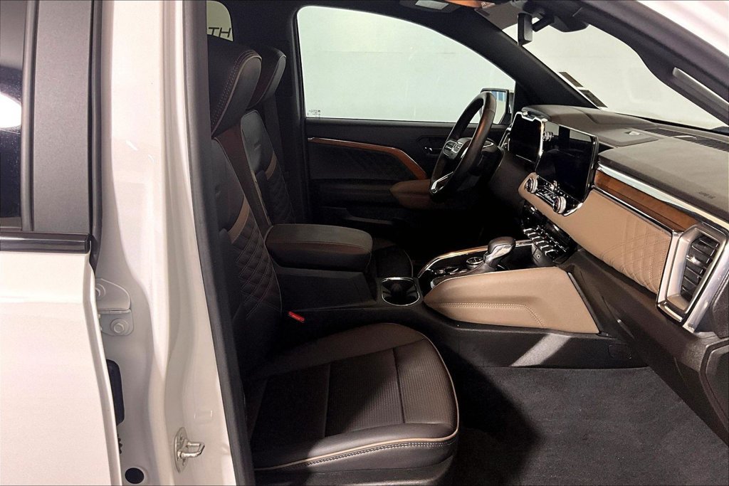 Used 2024 GMC Canyon Denali AWD/4WD image 6