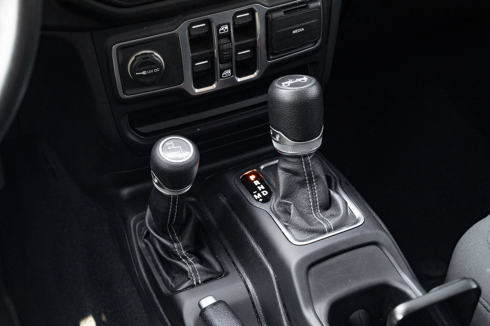 Used 2019 Jeep Wrangler Unlimited Sahara AWD/4WD image 27
