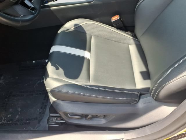 Used 2025 Toyota Camry SE FWD image 14