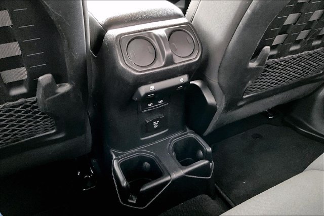Used 2021 Jeep Gladiator Rubicon AWD/4WD image 11