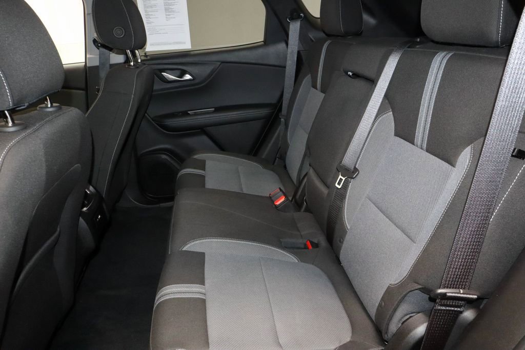 Used 2025 Chevrolet Blazer LT AWD/4WD image 22