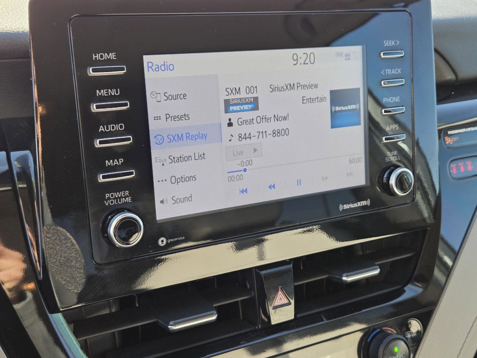 Used 2024 Toyota Camry SE image 19