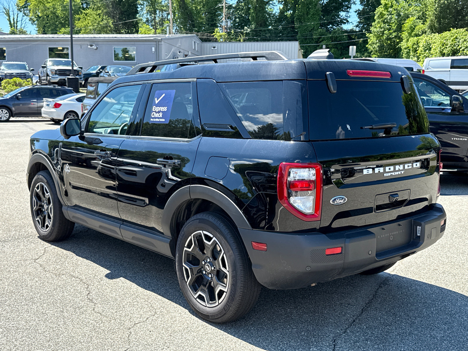 Certified 2025 Ford Bronco Sport Outer Banks w/ Outer Banks Tech Package+ AWD/4WD image 6