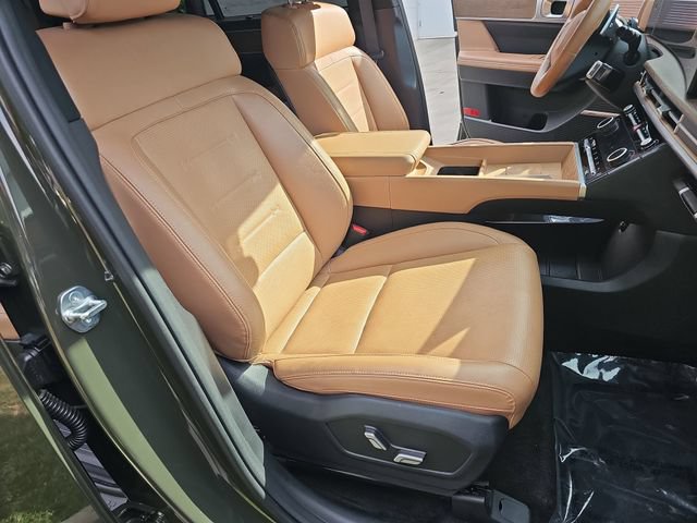 Used 2025 Hyundai Santa Fe Limited AWD/4WD image 10
