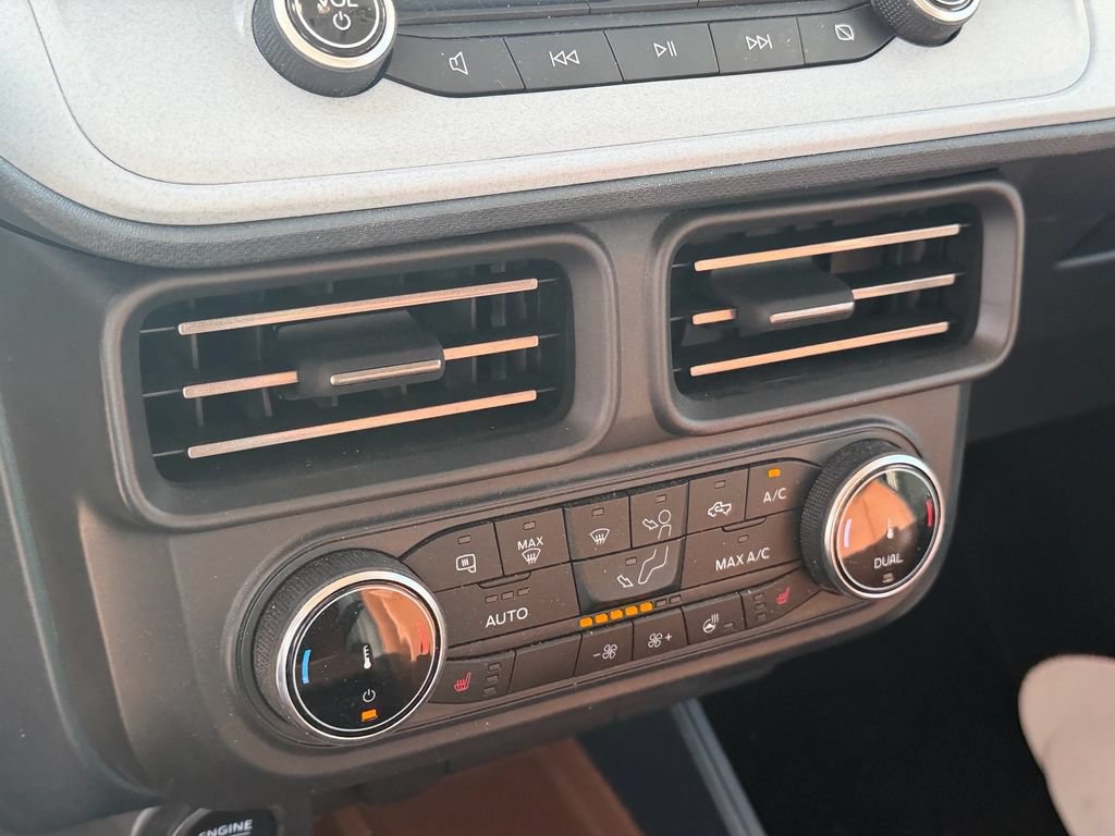 Certified 2023 Ford Maverick Lariat w/ Lariat Luxury Package FWD image 11