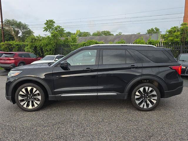 Certified 2025 Ford Explorer Platinum w/ LUX Leather Package AWD/4WD image 3