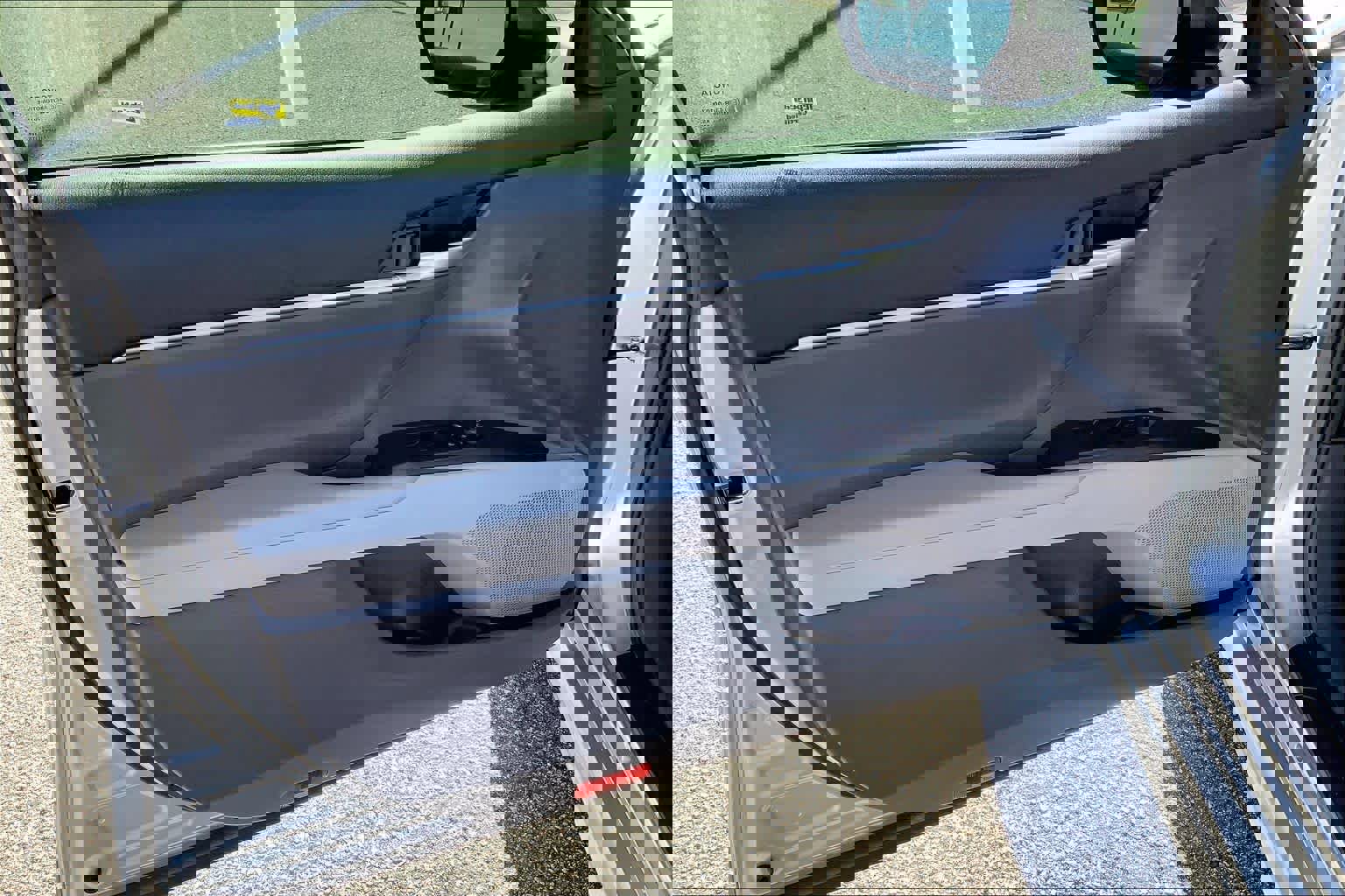 Used 2023 Toyota Camry SE image 21