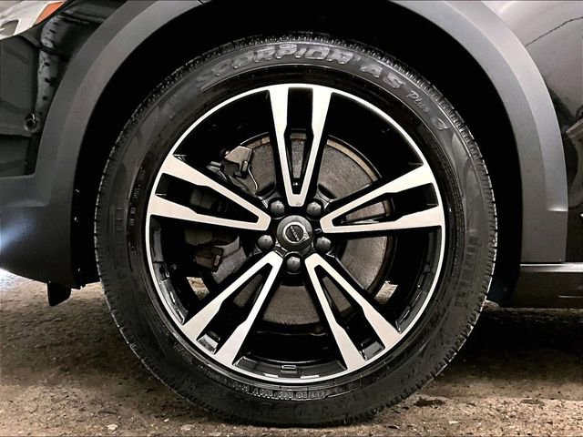Used 2018 Volvo V90 T5 Cross Country w/ Convenience Package AWD/4WD image 9