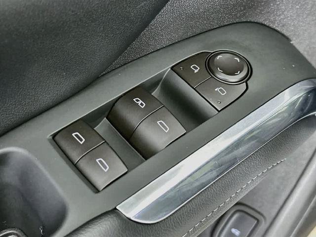 Used 2026 Chevrolet Traverse LT w/ Midnight/Sport Edition FWD image 30