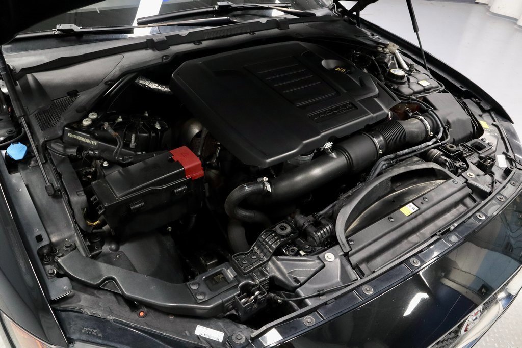 Used 2020 Jaguar XF Prestige image 15