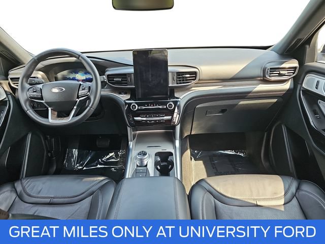 Certified 2023 Ford Explorer Platinum w/ Technology Package AWD/4WD image 9