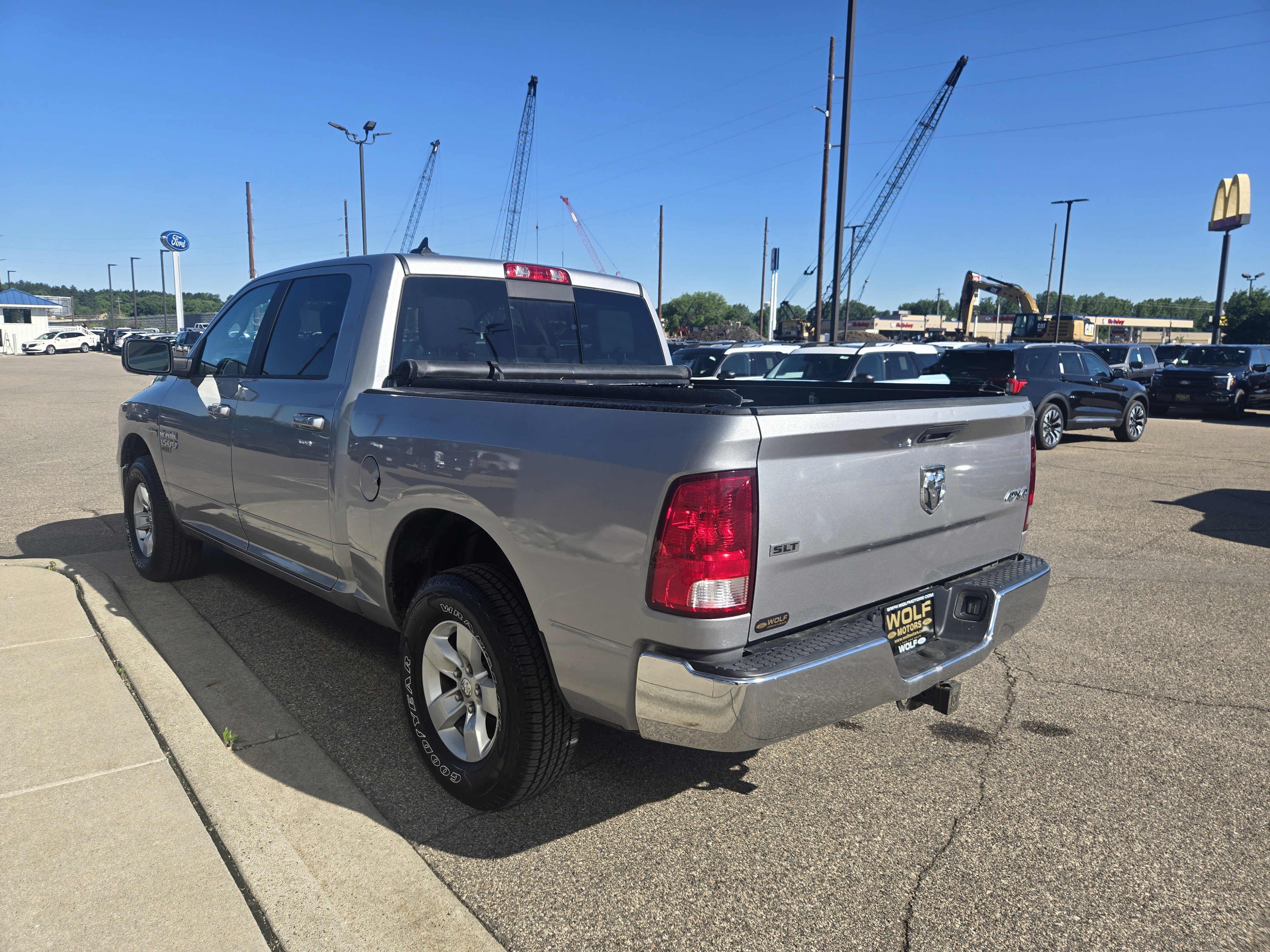 Used 2019 RAM 1500 Classic SLT w/ Luxury Group AWD/4WD image 18