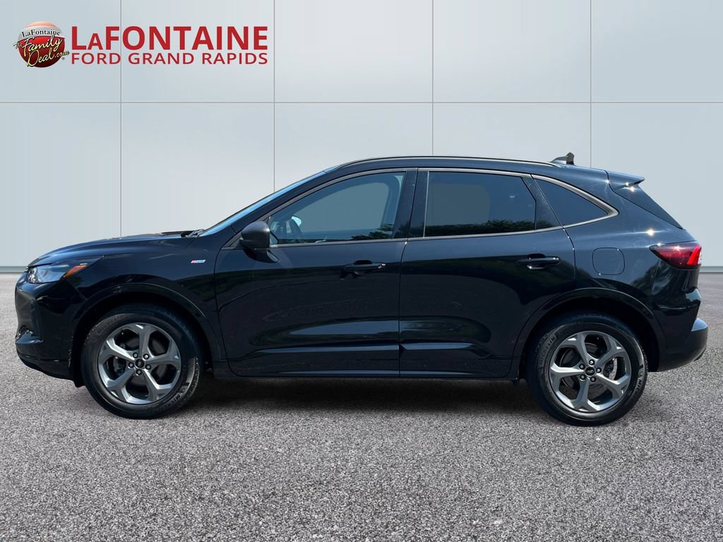 Certified 2023 Ford Escape ST-Line w/ Tech Pack #1 AWD/4WD image 4